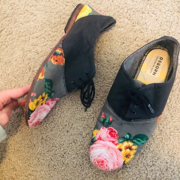 OSBORN Retro Floral Oxfords - Picture 2 of 3